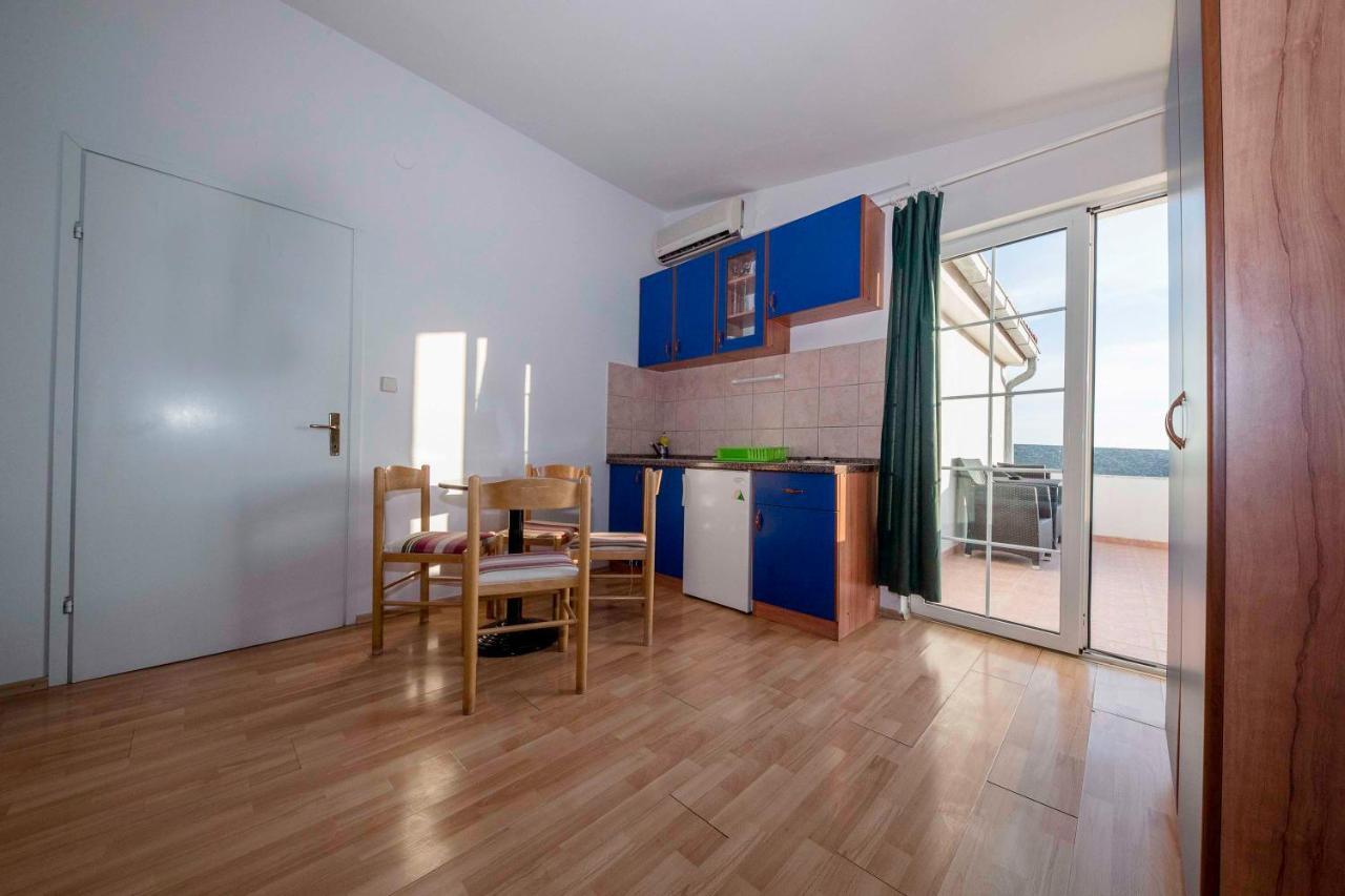 Guesthouse Sime Kolan Exterior photo