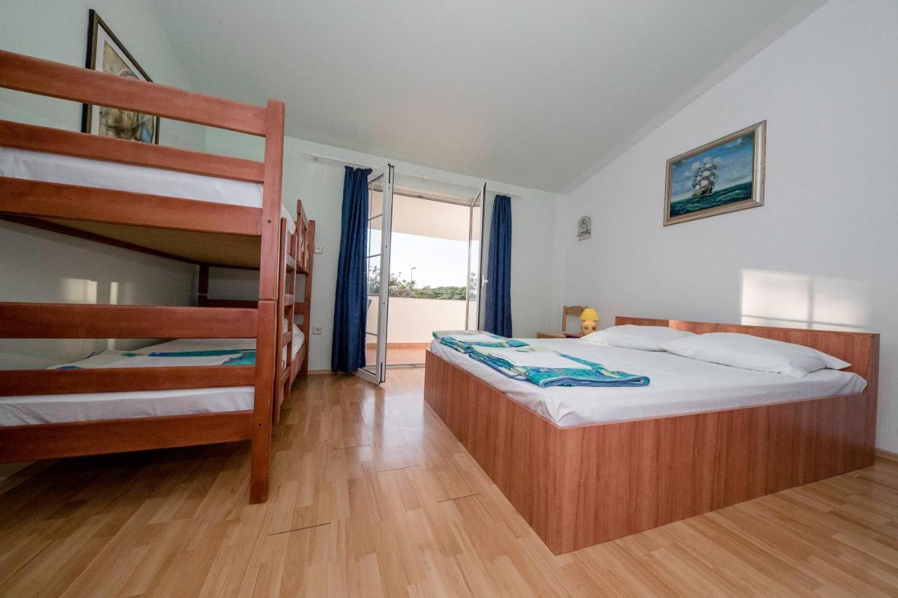 Guesthouse Sime Kolan Exterior photo