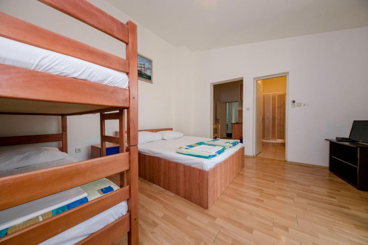 Guesthouse Sime Kolan Exterior photo